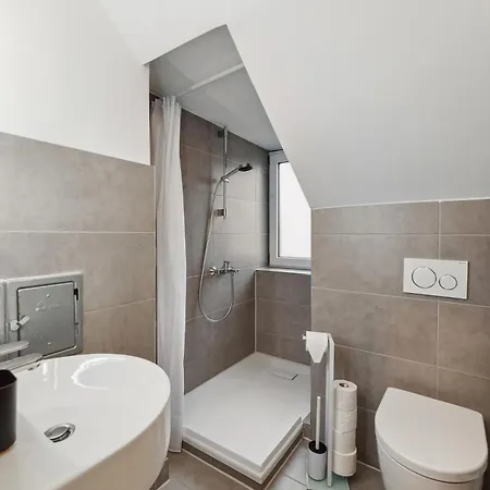 Day Young Life 1 Or 2 Aparts Appartement