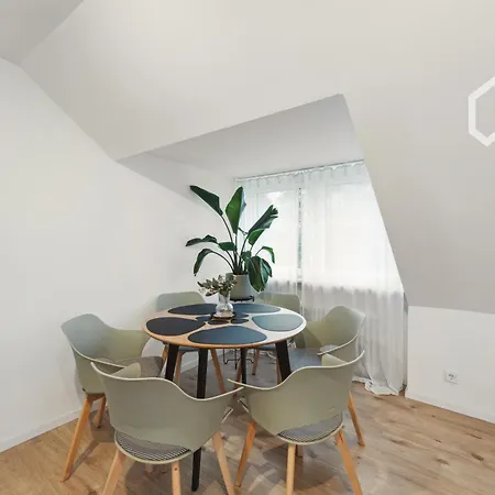 Day Young Life 1 Or 2 Aparts Appartement Neurenberg