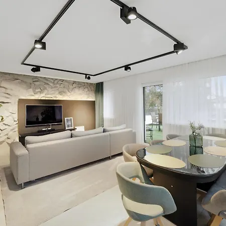 Day Young Life 1 Or 2 Aparts * Nuremberg