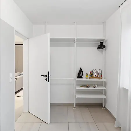 Day Young Life 1 Or 2 Aparts Apartament Norymberga