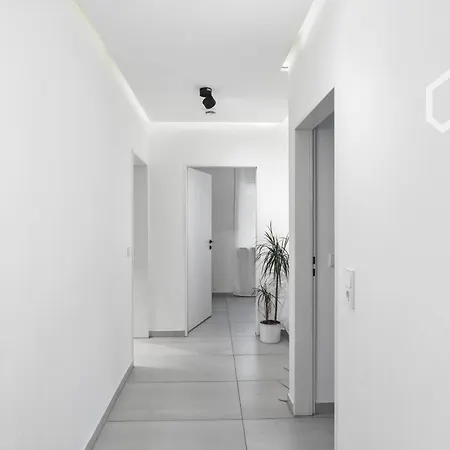 Day Young Life 1 Or 2 Aparts Appartement